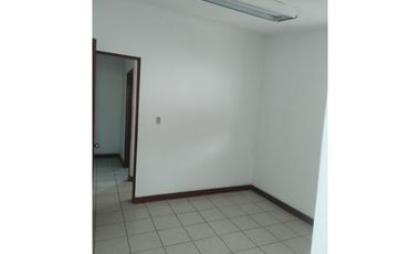 CASA EN VENTA PARQUE RESIDENCIAL . Canarios