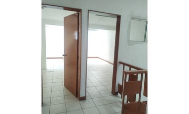 CASA EN VENTA PARQUE RESIDENCIAL . Canarios