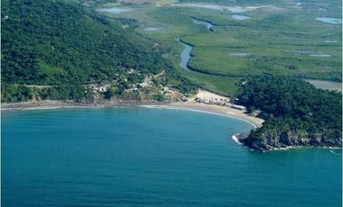 Terreno comercial en venta - (3)