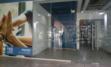 Local en centro comercial en renta en San Andrés Atenco Tlalnepantla de Baz México.