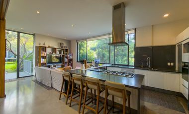 Casa en Venta en Puerta del Bosque con mucho jardín (zona Andares)