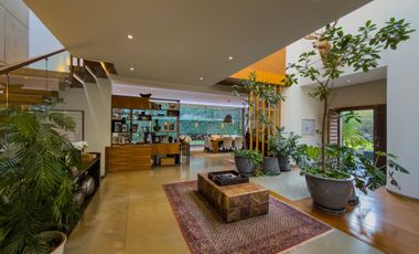 Casa en Venta en Puerta del Bosque con mucho jardín (zona Andares)