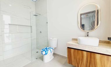 Casa en Venta Lomas de la Rioja | Recámara pb y amplio jardín