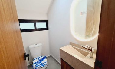 Casa en Venta Lomas de la Rioja | Recámara pb y amplio jardín