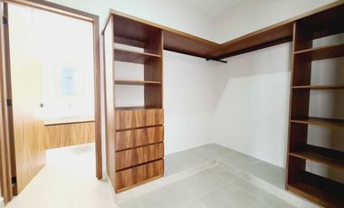 Casa en Venta Lomas de la Rioja | Recámara pb y amplio jardín