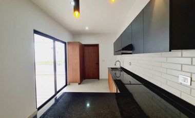 Casa en Venta Lomas de la Rioja | Recámara pb y amplio jardín