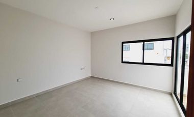 Casa en Venta Lomas de la Rioja | Recámara pb y amplio jardín