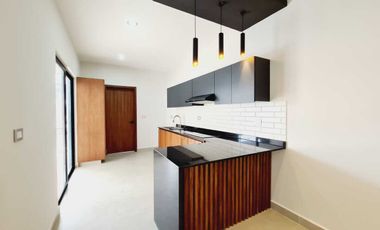 Casa en Venta Lomas de la Rioja | Recámara pb y amplio jardín