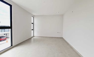 Casa en Venta Lomas de la Rioja | Recámara pb y amplio jardín