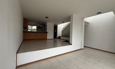 ALQUILER CASA - 3 DORMITORIOS - CUMBAYA - SAN JUAN BAJO