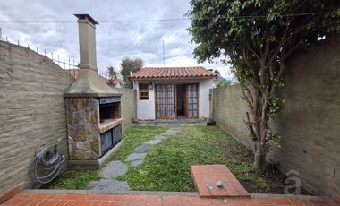 Dúplex en Venta en Villa Ballester - Tres Ambientes con Cochera - Zona Residencial.