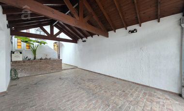 Dúplex en Venta en Villa Ballester - Tres Ambientes con Cochera - Zona Residencial.