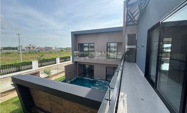 VENTA DE CASA DE LUJO PARA ESTRENAR EN PICACHO - MONTERA