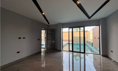 VENTA DE CASA DE LUJO PARA ESTRENAR EN PICACHO - MONTERA