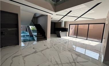 VENTA DE CASA DE LUJO PARA ESTRENAR EN PICACHO - MONTERA