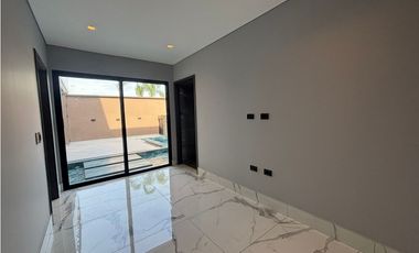 VENTA DE CASA DE LUJO PARA ESTRENAR EN PICACHO - MONTERA