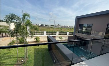 VENTA DE CASA DE LUJO PARA ESTRENAR EN PICACHO - MONTERA