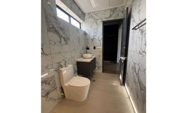 VENTA DE CASA DE LUJO PARA ESTRENAR EN PICACHO - MONTERA