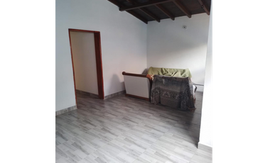 Casa esquinera  Construccion tradicional- Centro El Retiro