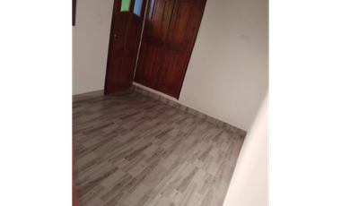 Casa esquinera  Construccion tradicional- Centro El Retiro