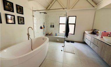 Casa en Venta en El Poblado sector San Lucas