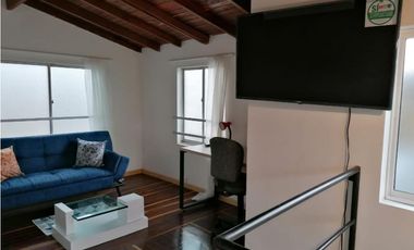 APARTAMENTO DÚPLEX AMOBLADO EN ARRIENDO-CERCA DE LA 70