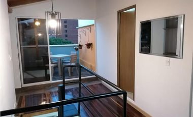 APARTAMENTO DÚPLEX AMOBLADO EN ARRIENDO-CERCA DE LA 70