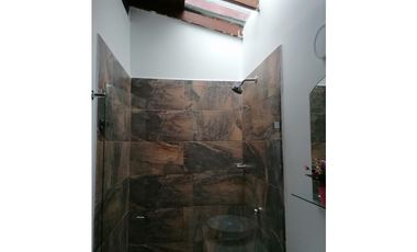 APARTAMENTO DÚPLEX AMOBLADO EN ARRIENDO-CERCA DE LA 70