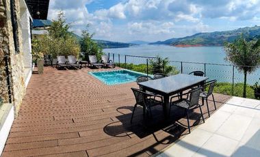 Casa Campestre  en condominio cerca a la represa del Lago Calima