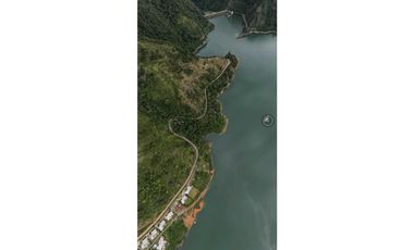 Casa Campestre  en condominio cerca a la represa del Lago Calima