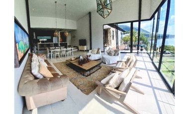 Casa Campestre  en condominio cerca a la represa del Lago Calima