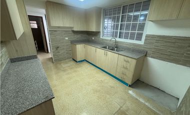 BOULEVARD EL DORADO  / 300M / 3 HABITACIONES / 2 NIVELES / TERRAZA