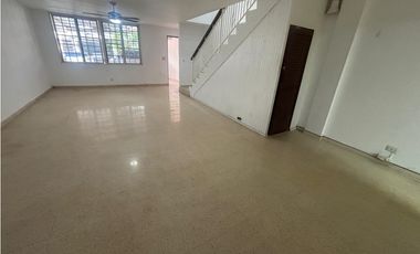 BOULEVARD EL DORADO  / 300M / 3 HABITACIONES / 2 NIVELES / TERRAZA