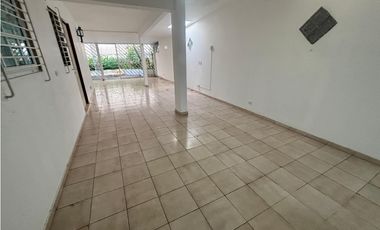 BOULEVARD EL DORADO  / 300M / 3 HABITACIONES / 2 NIVELES / TERRAZA