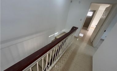 BOULEVARD EL DORADO  / 300M / 3 HABITACIONES / 2 NIVELES / TERRAZA