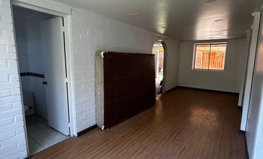 VENTA AMPLIA CASA LA FLORIDA 4D 3B PATIO JARDIN ALTO