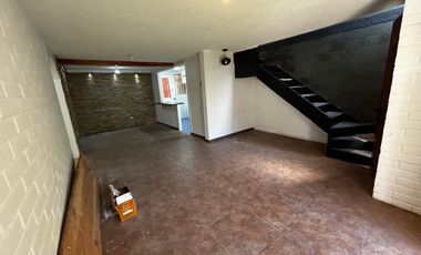 VENTA AMPLIA CASA LA FLORIDA 4D 3B PATIO JARDIN ALTO