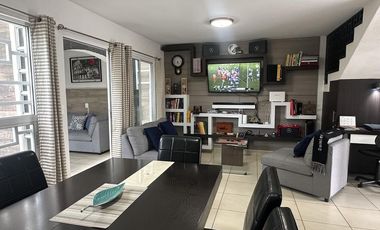 Casa venta cerca de Vialidad López Portillo y Aeropuerto de Toluca con casa club dentro de privada