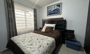 Casa venta cerca de Vialidad López Portillo y Aeropuerto de Toluca con casa club dentro de privada