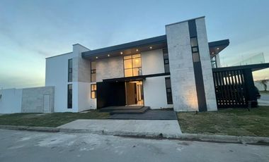 CASA EN VENTA EN VILLAS DEL CARDENCHAL, TORREON COAHUILA