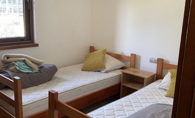 Vendo Hermosa Casa estilo Townhouse en Condominio Pucón a pasos del Lago, Pucón, 3D2B2E