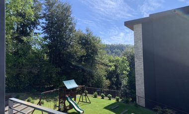 Vendo Hermosa Casa estilo Townhouse en Condominio Pucón a pasos del Lago, Pucón, 3D2B2E