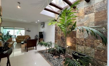 En Venta, Casa en la Col. México, 3 Rec, 4 Baños, Alberca, paneles solares