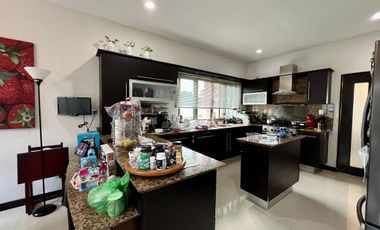 En Venta, Casa en la Col. México, 3 Rec, 4 Baños, Alberca, paneles solares