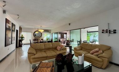 En Venta, Casa en la Col. México, 3 Rec, 4 Baños, Alberca, paneles solares