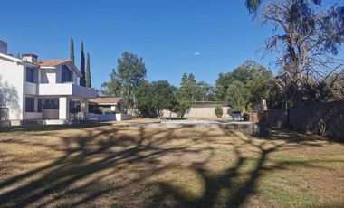 OPORTUNIDAD  VENTA * Residencia en el  centro de Tequisquiapan*