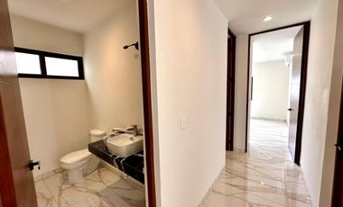 CASA EQUIPADA EN VENTA EN PRIVADA AL NORTE DE MÉRIDA, YUCATÁN