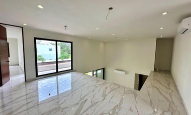 CASA EQUIPADA EN VENTA EN PRIVADA AL NORTE DE MÉRIDA, YUCATÁN