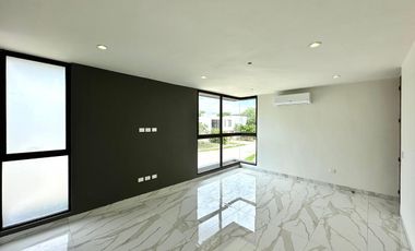 CASA EQUIPADA EN VENTA EN PRIVADA AL NORTE DE MÉRIDA, YUCATÁN