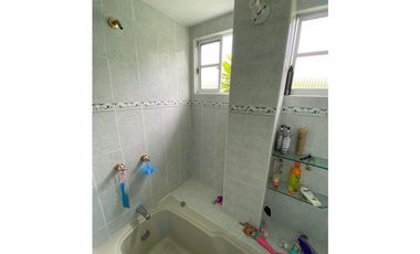 VENTA AMPLIA CASA CAMPESTRE SECTOR TEBAIDA